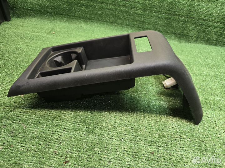 Задняя часть центральной консоли Audi a6 c6