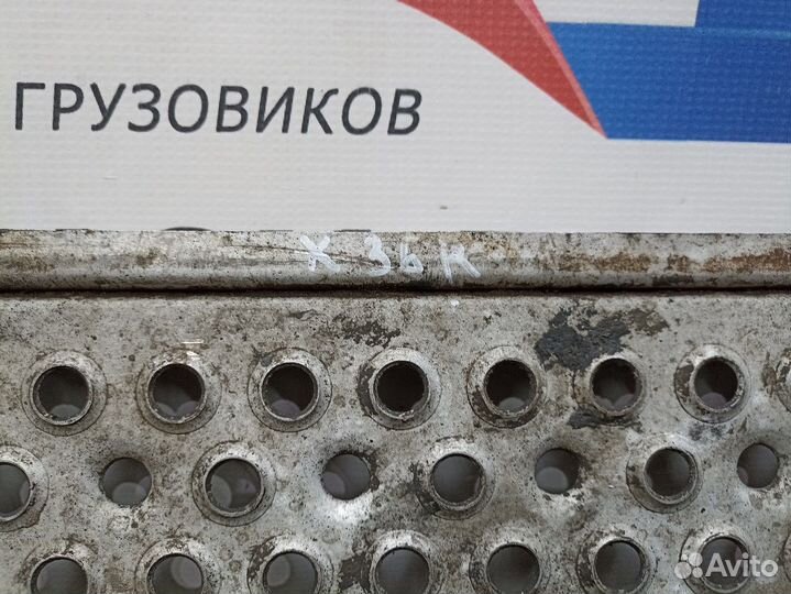 1438418 Трап на раму центральный