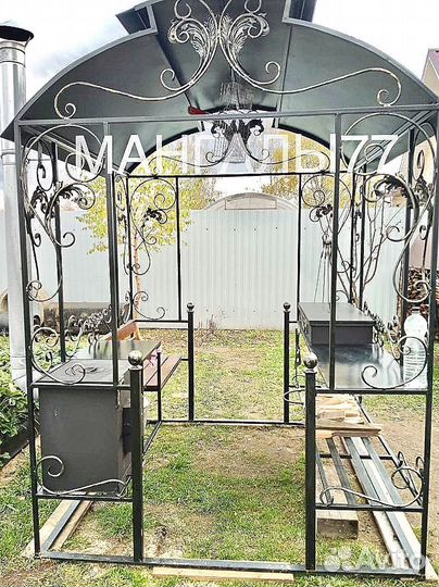 Мангал с крышей