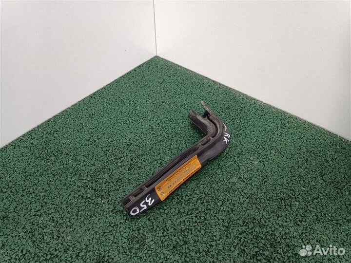 Уплотнитель капота левый Renault Fluence 1.6 2012