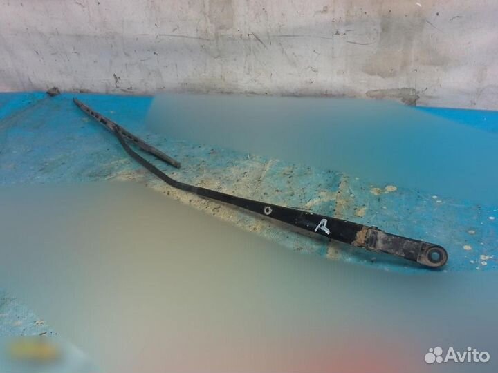 Поводок стеклоочистителя передний правый Daewoo Ma