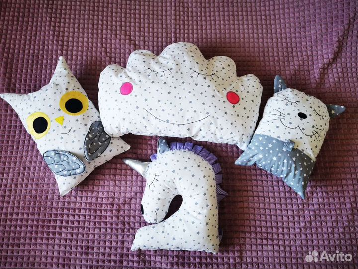 Игрушки подушки и бампер в детскую кровать