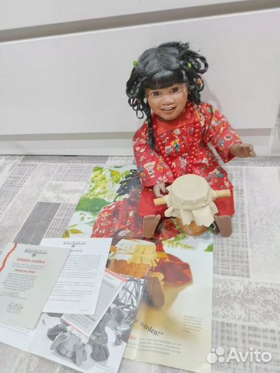 Кукла фарфоровая коллекционная