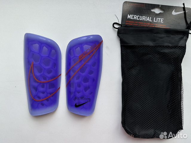 Щитки футбольные