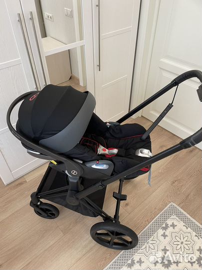 Дизайнерская коляска Cybex Priam III Ferrari