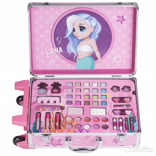 Чемодан косметики