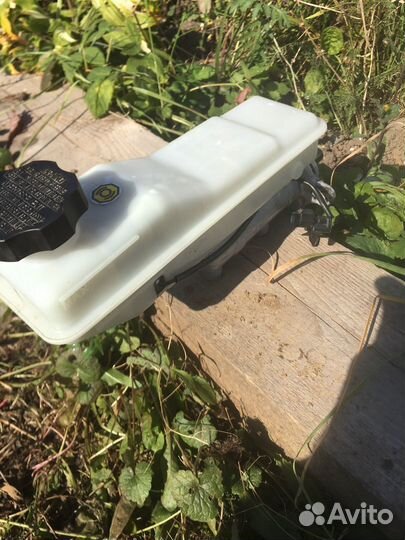 Главный тормозной цилиндр hyndai grand stafex, H1