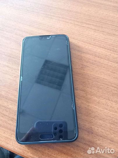 Телефон Huawei p20