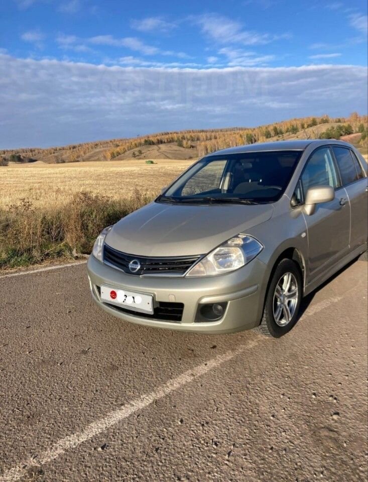 Nissan Tiida: фото владельца
