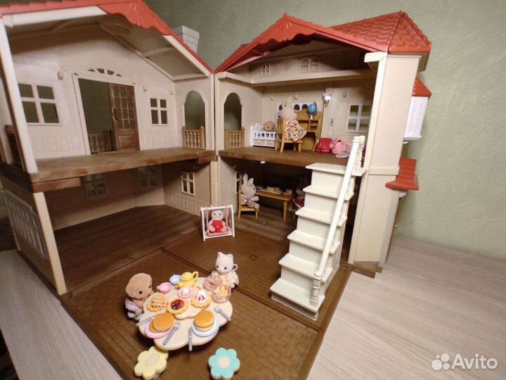 Sylvanian Families домик с мебелью и машиной