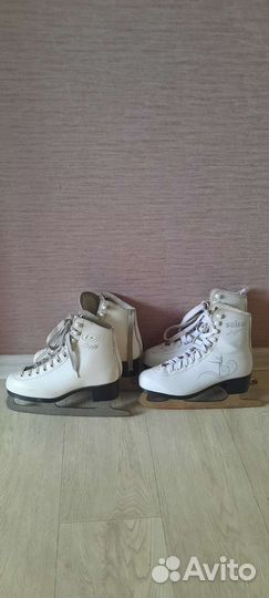 Коньки детские 35 размер
