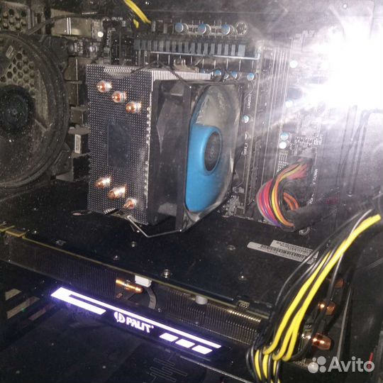 Материнская плата, проц, оперативка и башня