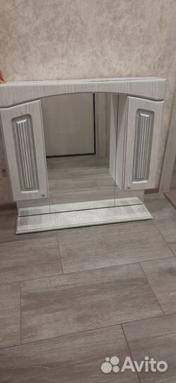 Навесной шкаф для ванной комнаты с зеркалом 85 см