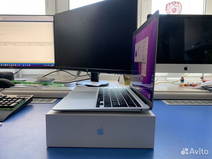 Серебристый MacBook Air M1 16/256