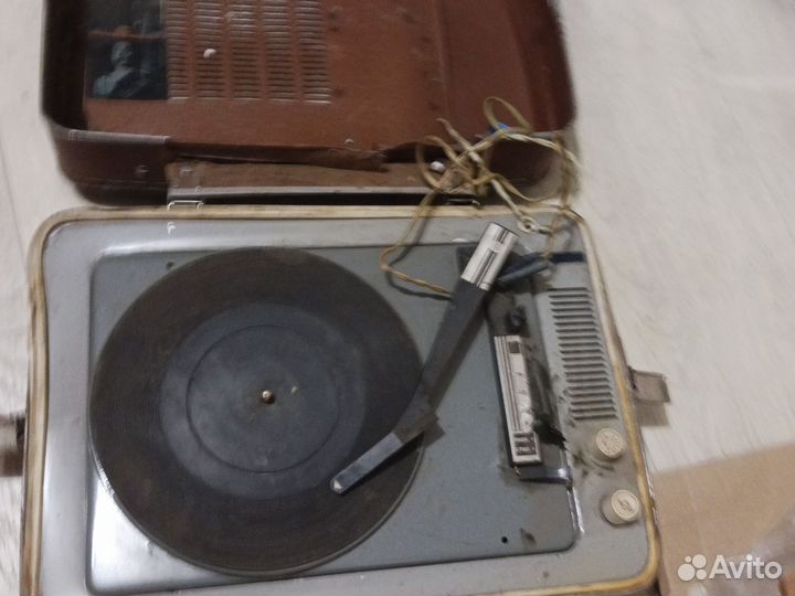 Проигрыватель юность 301