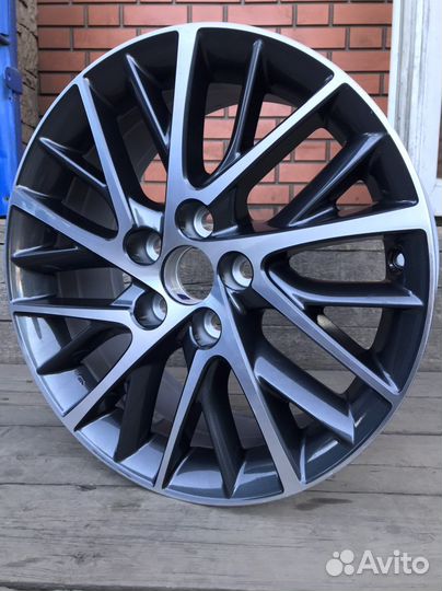 Один диск R17 Lexus ES