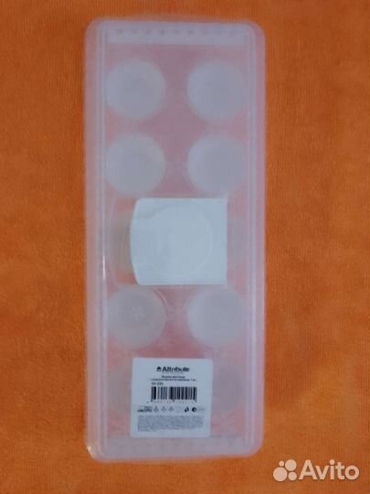 Форма для льда с силиконовыми вставками и крышкой