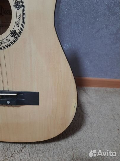 Акустическая гитара
