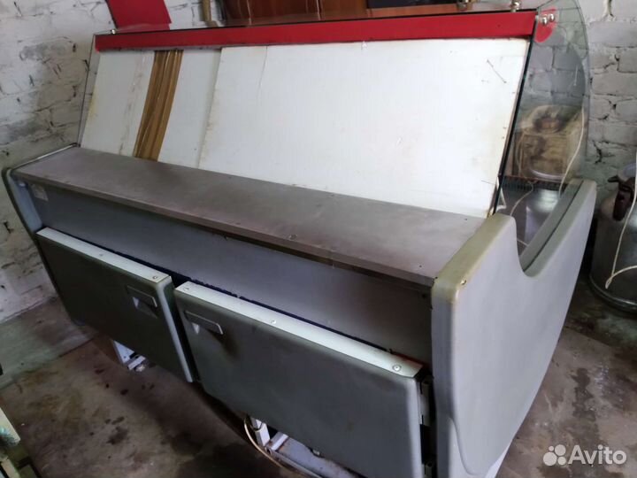 Холодильная витрина бу