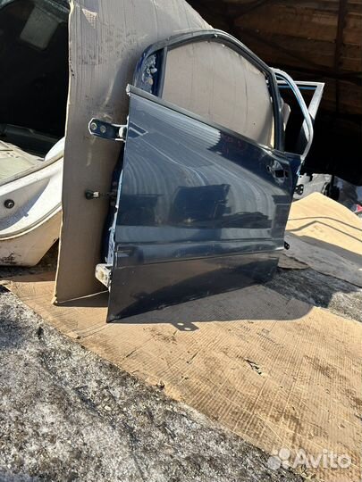 Передняя левая дверь Mitsubishi Lancer 9