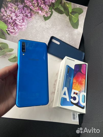 Samsung Galaxy A50, 4/64 ГБ