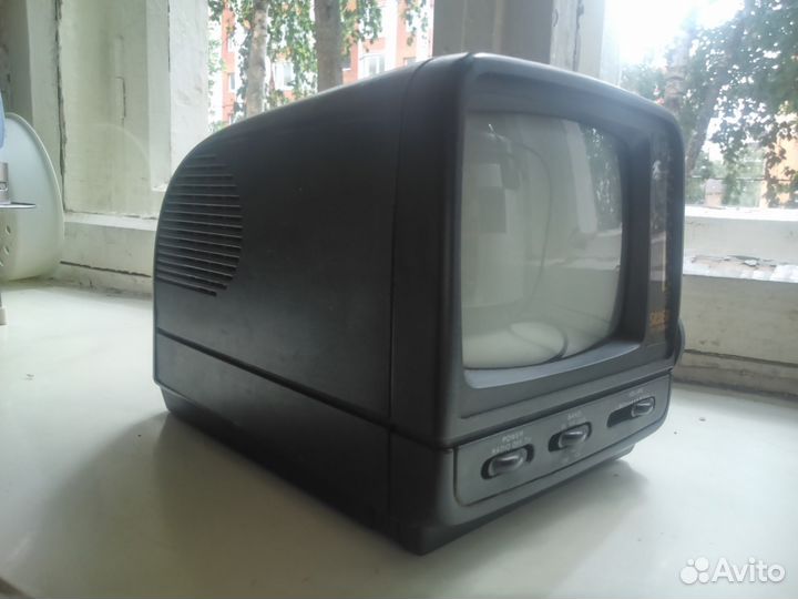 Silver TV-550BW