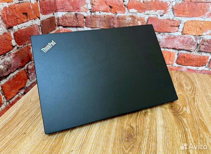 Для игр работы Ноутбук Lenovo thinkpad T495s