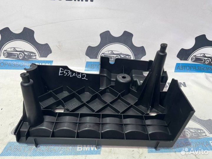 Ящик для инструментов правый Bmw X5 E53 M57D30