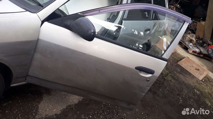 Дверь левая nissan ad wingroad y11