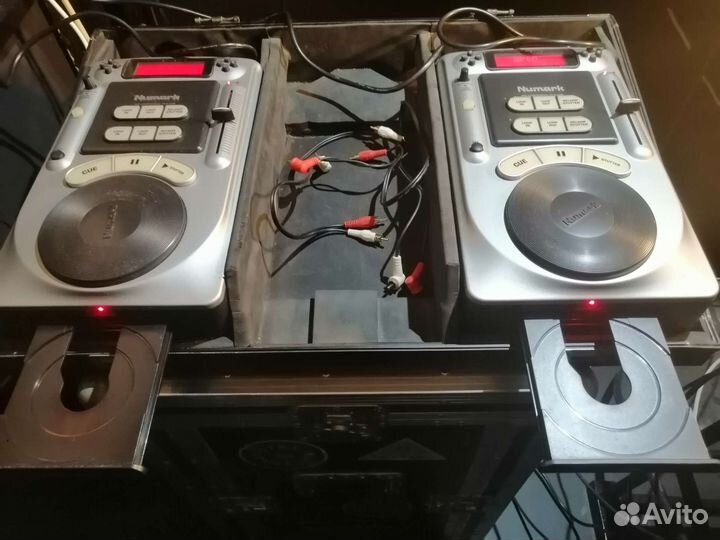 Пара dj cd проигрывателей Numark axis 4
