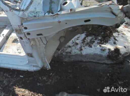 Стойка передняя правая порог Renault Duster