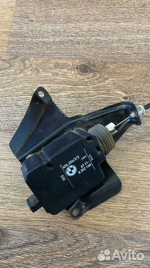 Привод лючка топливного бака BMW E39