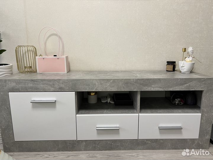 Тумба под телевизор