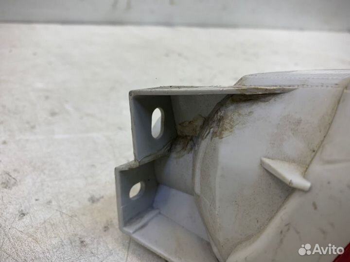 Фонарь противотуманный левый Toyota Land Cruiser