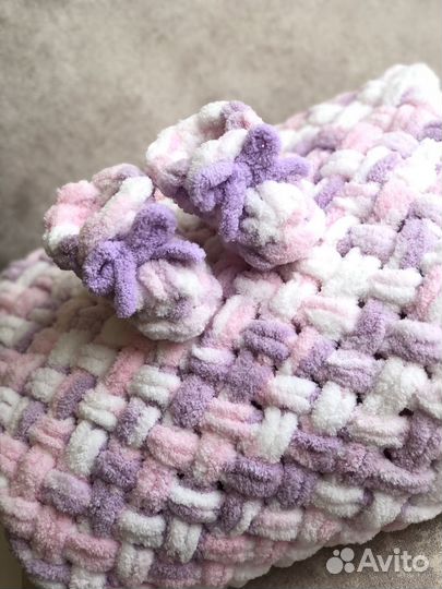 Плед, пинетки. Плюшевые, вязаные. Ручная работа