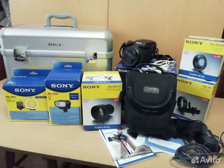 Sony Cyber-Shot DSC-R1 с комплектом принадлежн