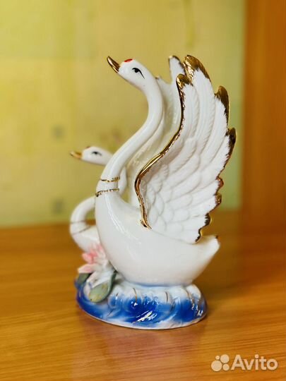 Статуэтка Влюбленные лебеди