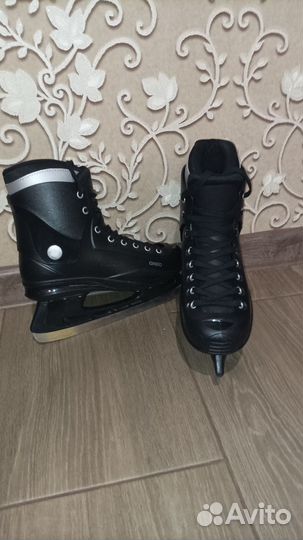 Коньки хоккейные