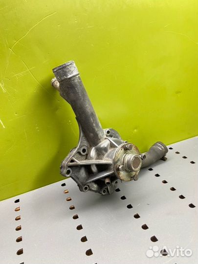 Помпа Mercedes-Benz E-Class W124 M111 2.0 1995