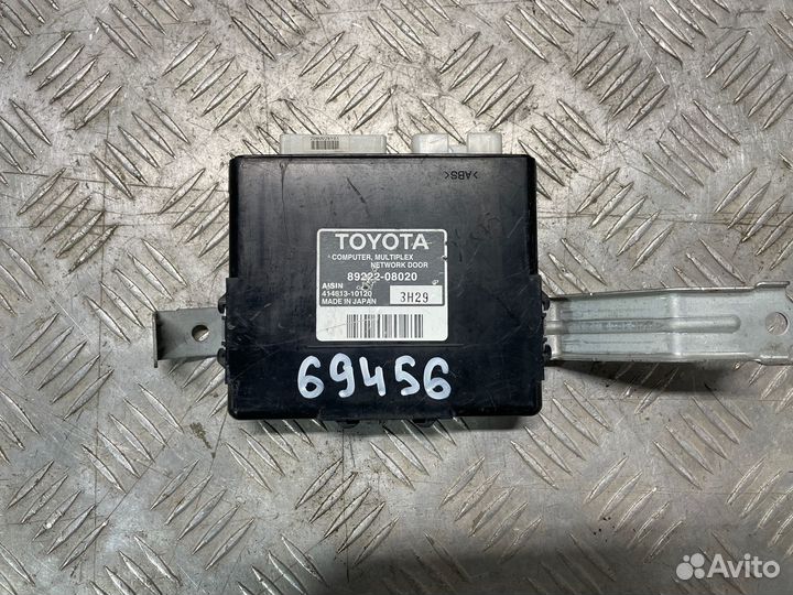 Блок управления двери Toyota 89222-08020