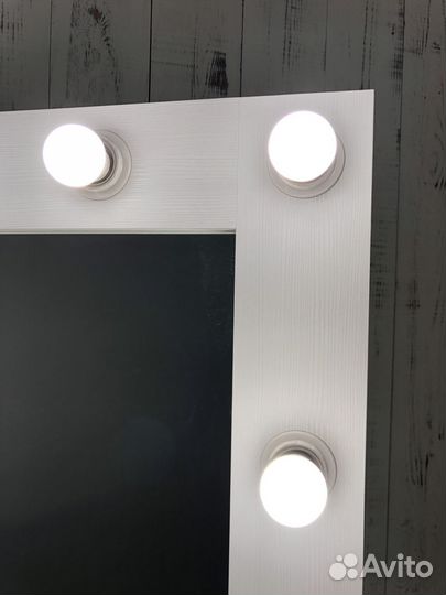 Зеркало с подсветкой