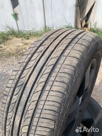 R16 Sunfull SF-688 215/60, PCD 5x114.3 DIA 60.1