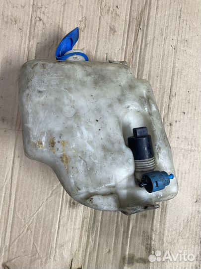 Бачок омывателя Golf 3