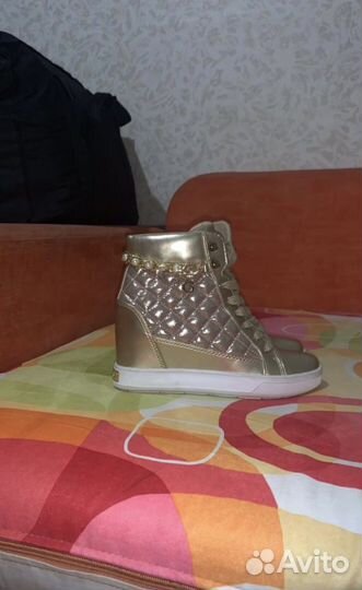 Ботинки Guess