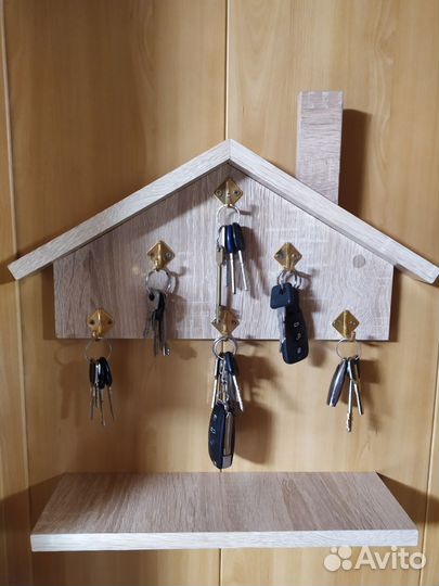 Ключница с полкой