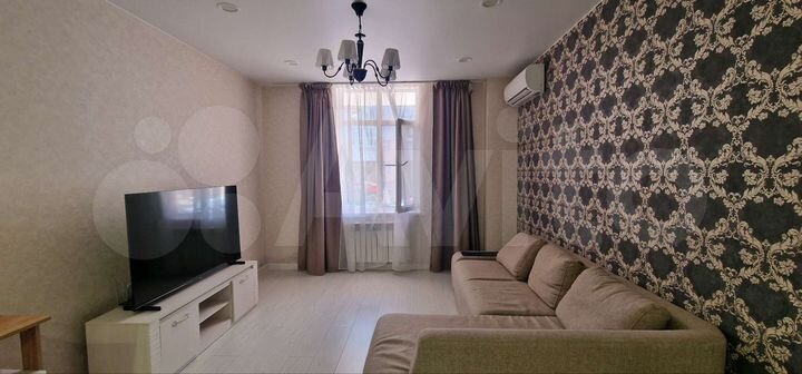 2-к. квартира, 80 м², 1/9 эт.