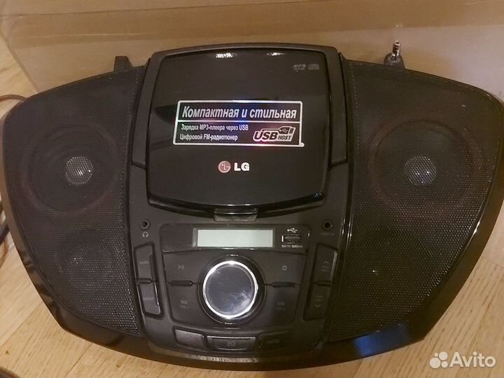 Портативная магнитола LG SB36