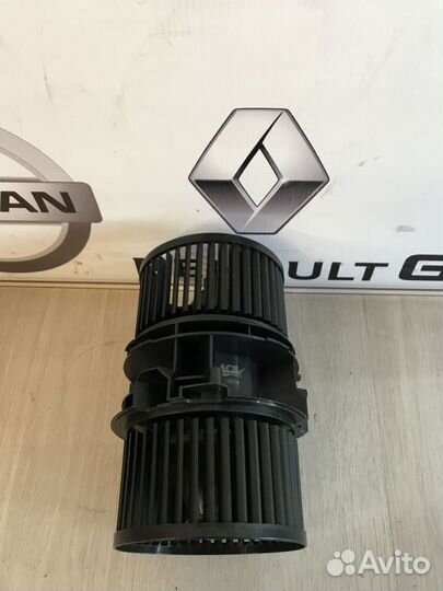 Вентилятор мотор печки отопителя Renault megane 3