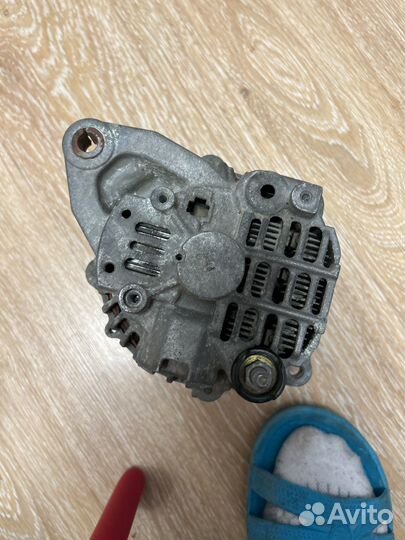 Mazda familia генератор