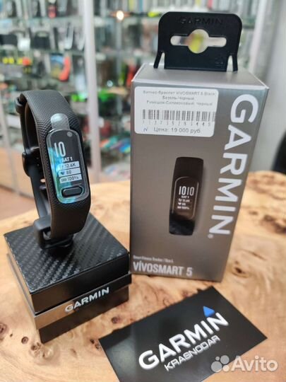 Фитнес-браслет Garmin Vivosmart 5 Black